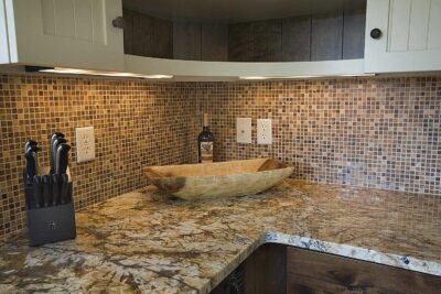 Thiết kế sáng tạo với đá mosaic và onyx